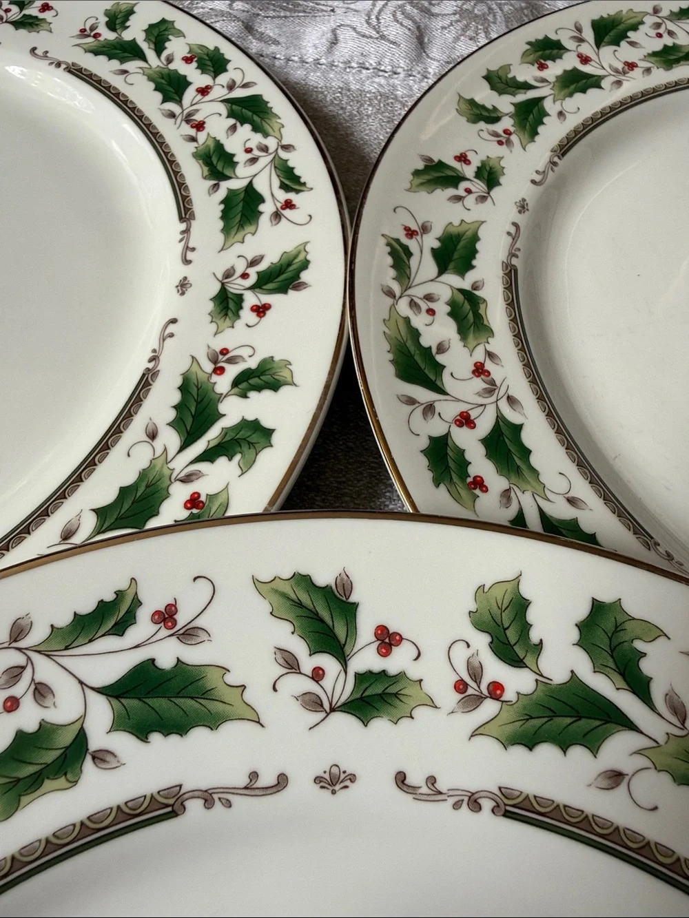 Set of 3 dinner plates Royal Limited Holly Holiday ca 1987 Berry & Leaf pattern